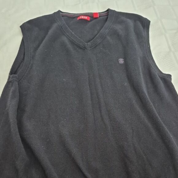 Izod Black V-Neck Vest - Picture 13 of 16